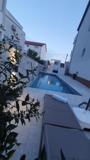 Apartments Villa Rina- Heated salt water Pool